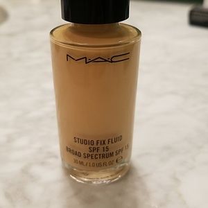 MAC studio fix foundation